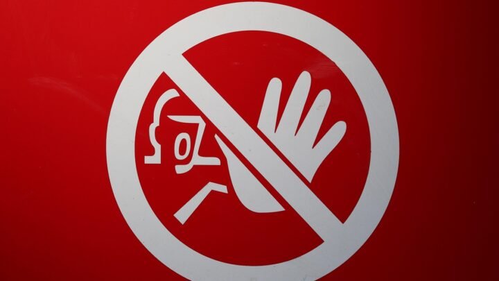 A warning sign symbolising the limits and red flags to watch for when setting expectations around SEO results